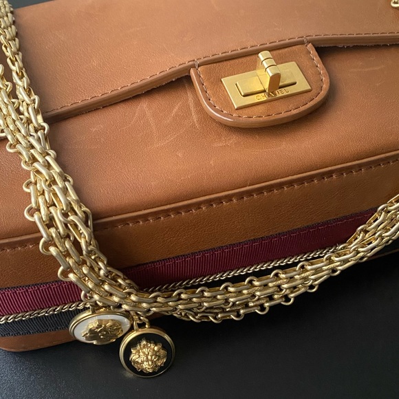 Chanel Vintage Chain Flap Bag - Picture 4 of 8